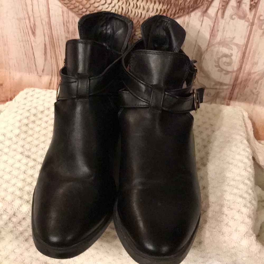 Boots - Picture 2 of 4